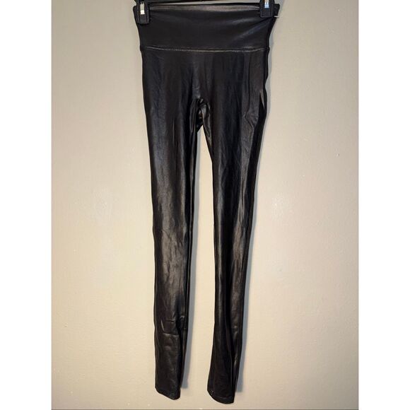 Spanx by sara Blakey black pleather leggings size XS #706 - Picture 1 of 6